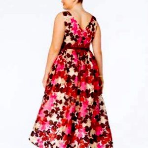 Adrianna Papell Embroidered Gown 💕